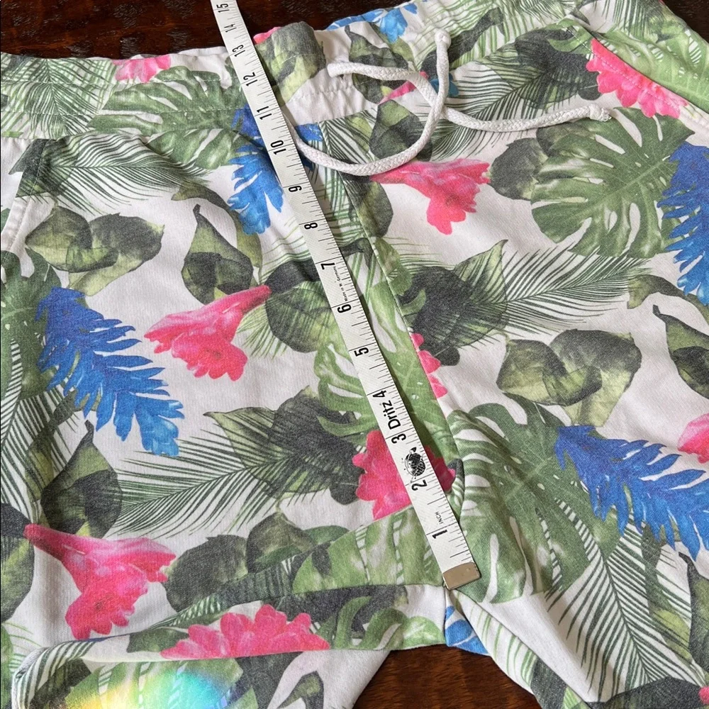 H&M DIVIDED Jersey Bermuda Sweat-Shorts Roll-Up Hem Pockets Multi Tropical S